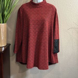 #527 Boutique, red/black long sleeve tunic size large